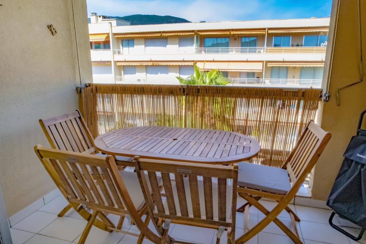 Confort Du Sud T2 Avec Garage Et Wifi En Centre-Ville Cavalaire-sur-Mer Exteriör bild